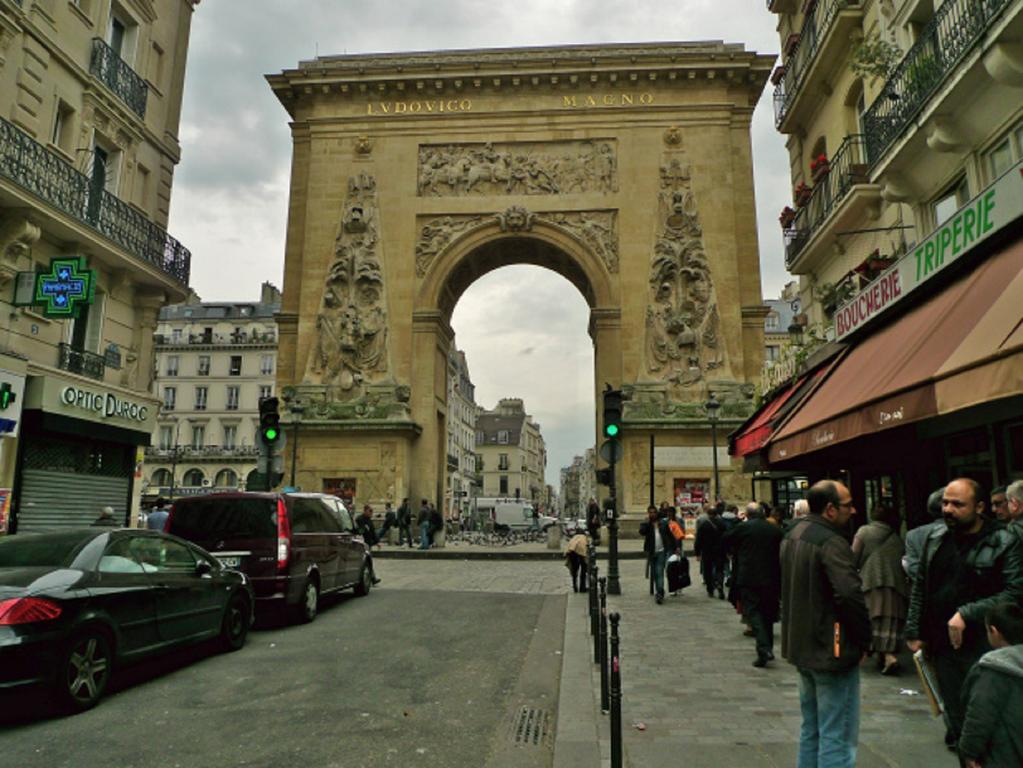 Private Room In A Parisian Homestay! - Close To It All! Bagian luar foto