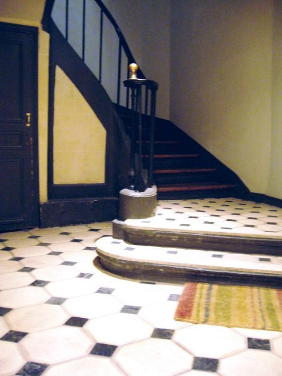 Private Room In A Parisian Homestay! - Close To It All! Bagian luar foto