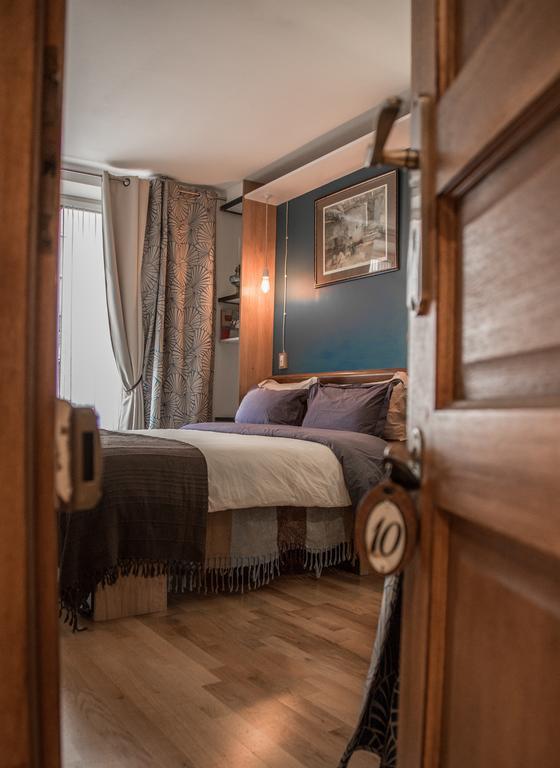 Private Room In A Parisian Homestay! - Close To It All! Bagian luar foto